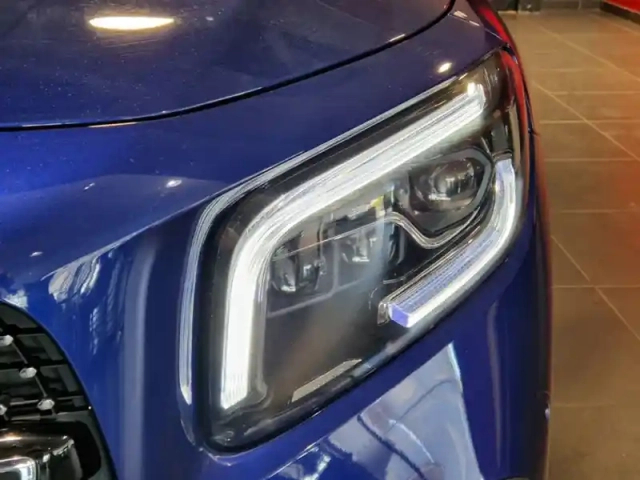 Mercedes Glb 200 d amg line — photo 5