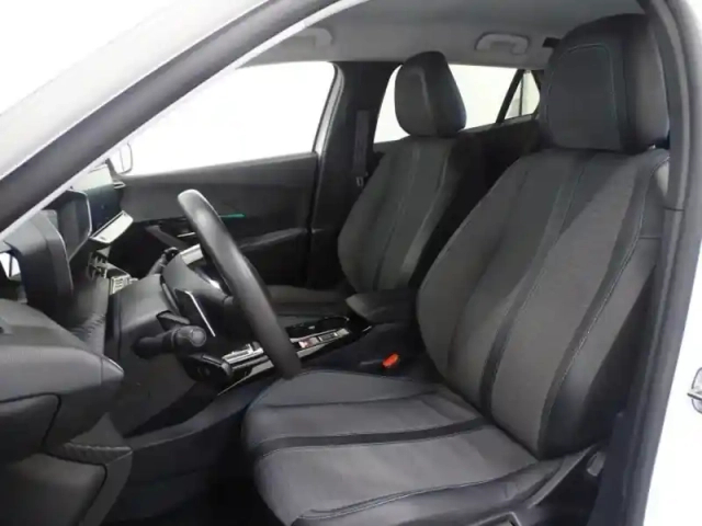 Peugeot 2008 1.5 bluehdi 130ch s&amp;s allure pack eat8 — photo 12