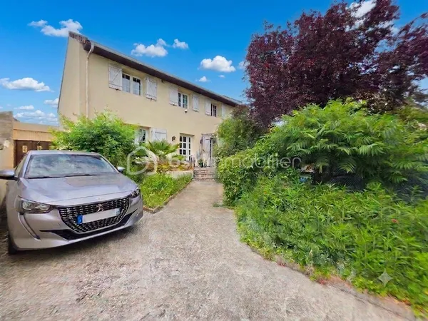 Maison 5 pièces 140 m²