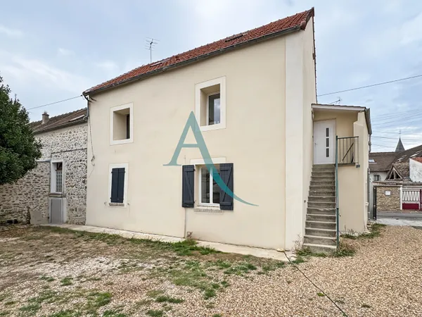 Duplex Centre ville Ballancourt 76,15 m²