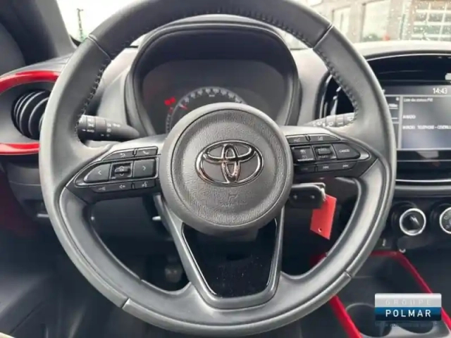 Toyota Aygo X 1.0 vvt-i 72ch air design — photo 9