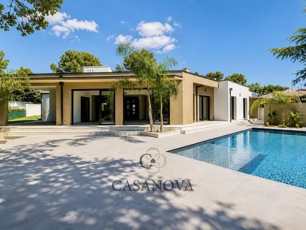 Maison 6 pièces 290 m²