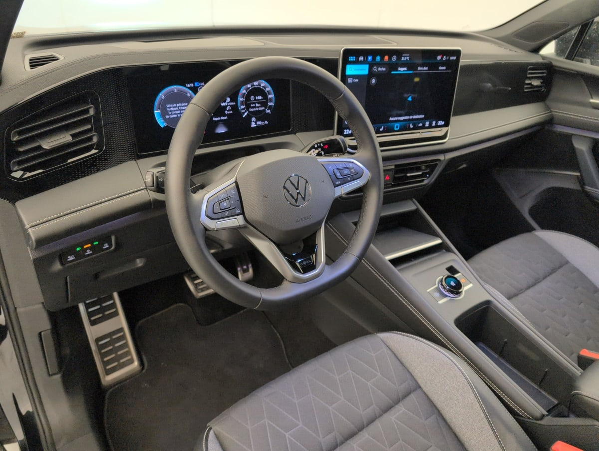 Volkswagen Tiguan — photo 15