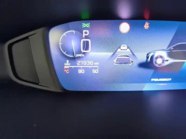 Peugeot 408 hybrid 136 e-dcs6 gt — photo 21