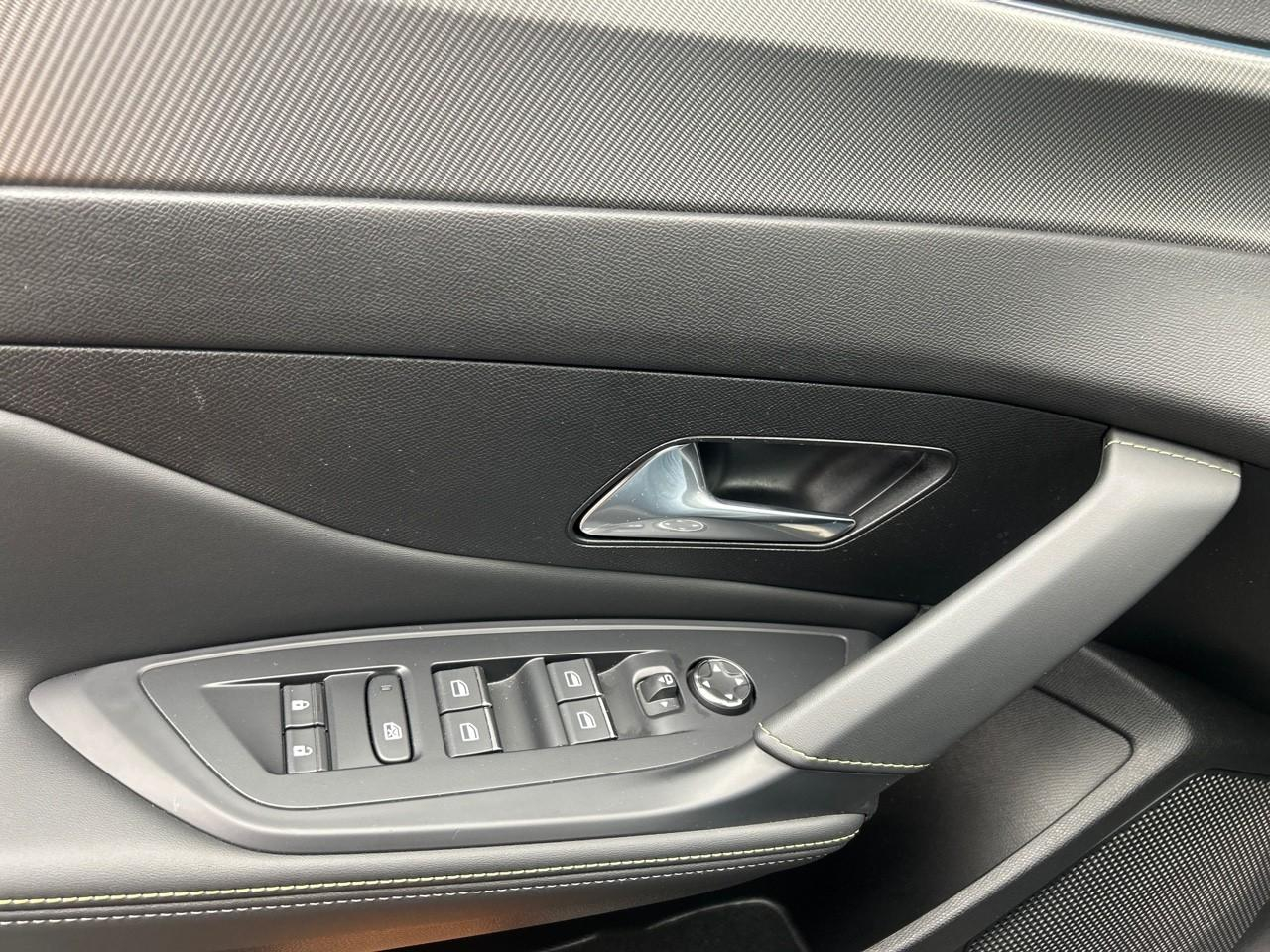 Peugeot 308 phev 225 e-eat8 gt — photo 27
