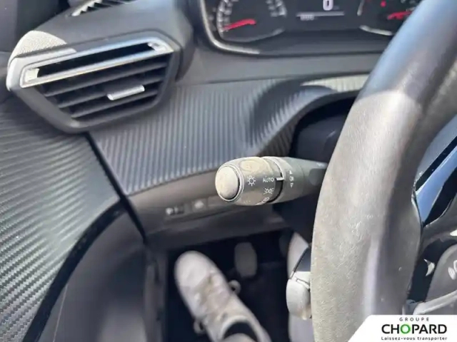 Peugeot 208 puretech 100 s&amp;s bvm6 — photo 18
