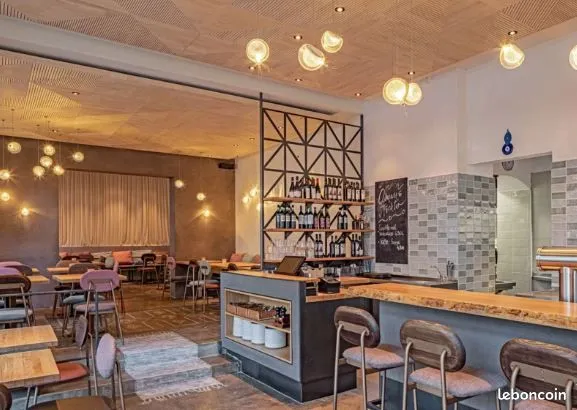Local 225 m² PARIS 13