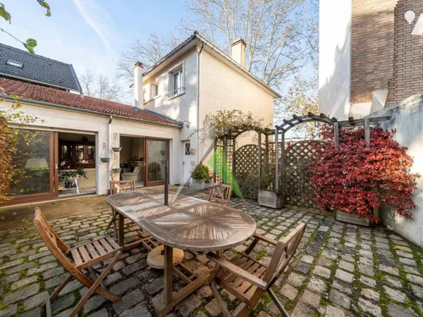 Clamart - Maison de ville avec jardin et 3 chambres (120 m2 environ)