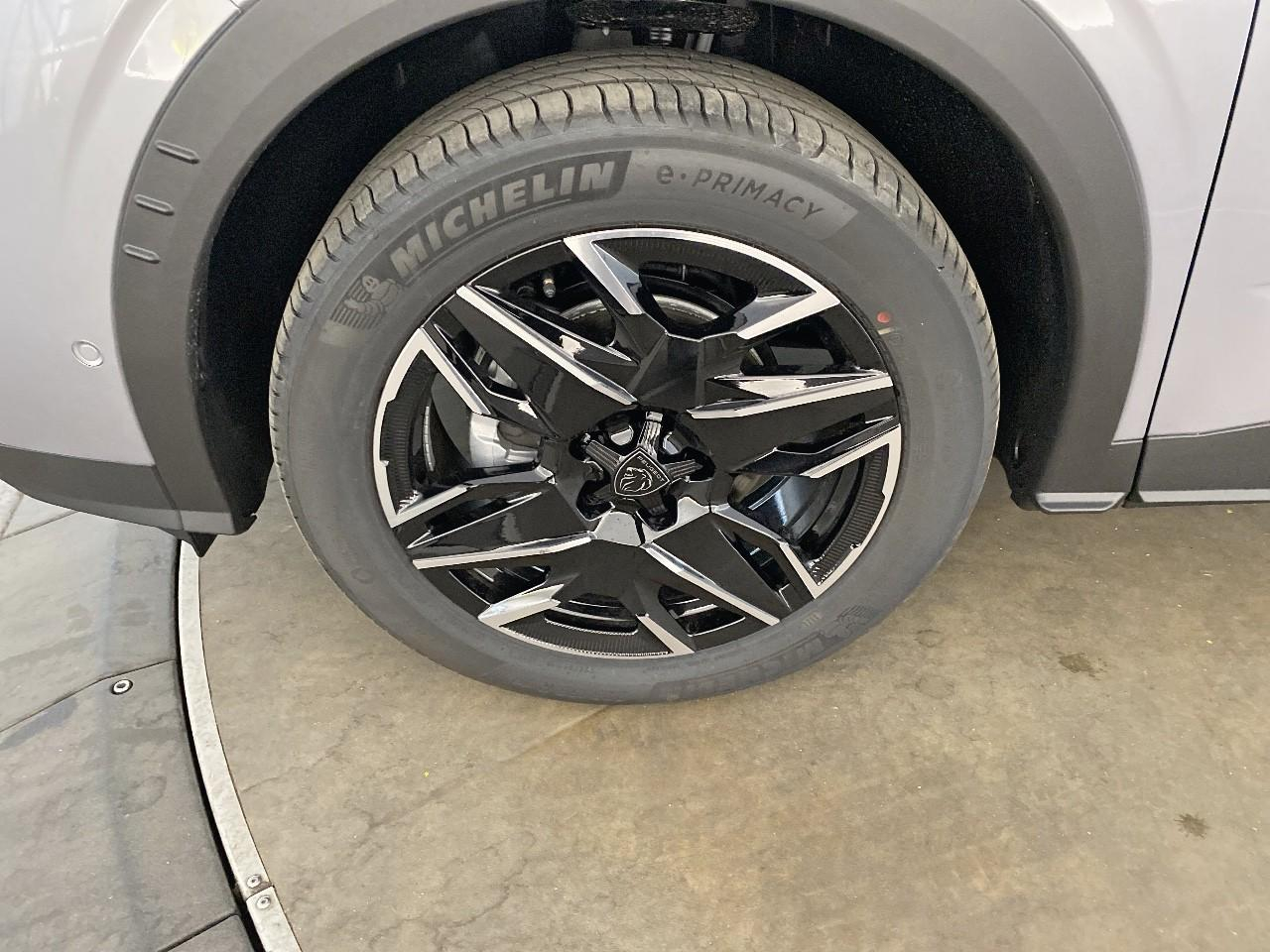 Peugeot 3008 hybrid 145 e-dcs6 gt — photo 11