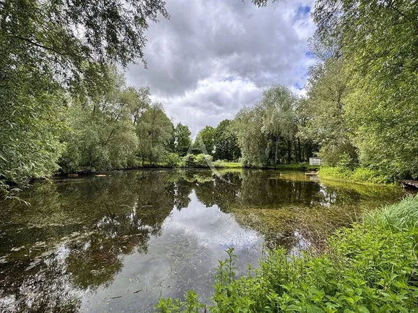 Terrain 9672 m²