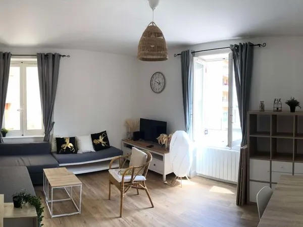 À louer - T2 meublé et décoré de 46 m² avec parking