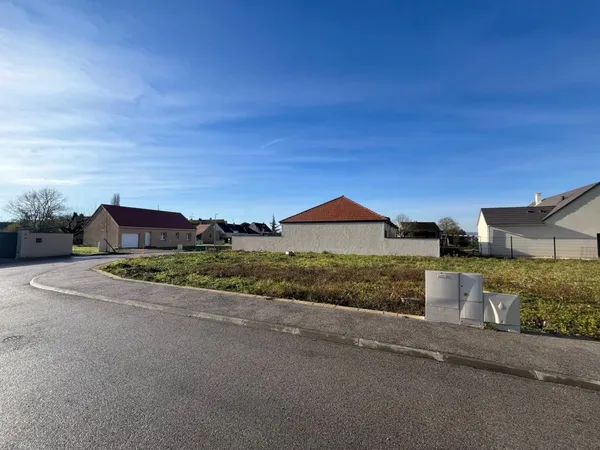 MONTAGNY-LES-BEAUNE-TERRAIN A BATIR DE 323m²