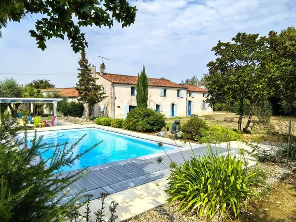 Maison Vente Taillant 18p 370m² 699000€