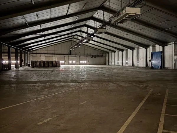 Entrepôt 7000 m² SAINT POL DE LEON