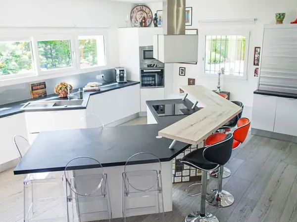 Maison 6 pièces 227 m²