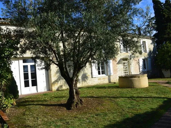 Maison 8 pièces 279 m²
