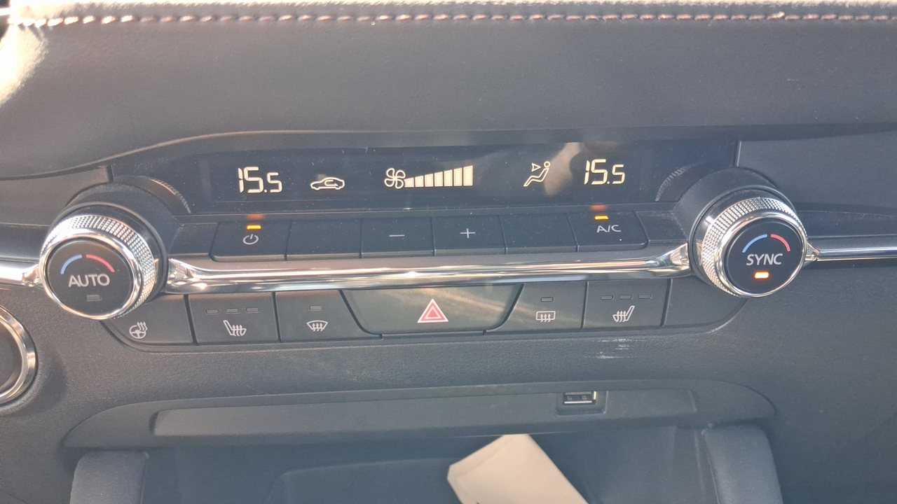Mazda3 5 portes 2.0L SKYACTIV-X M Hybrid 180 ch 4x4 BVM6 — photo 15
