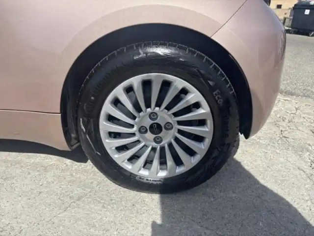 Fiat 500 e 118ch my23 — photo 11