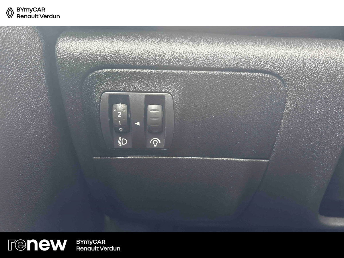 Renault Mégane IV Berline Blue dCi 115 - 21N — photo 18