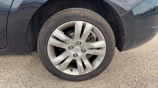 Peugeot 5008 1.6 HDI 115 - Allure – 2014 – 170056 km – Diesel – Boîte Manuelle — photo 9