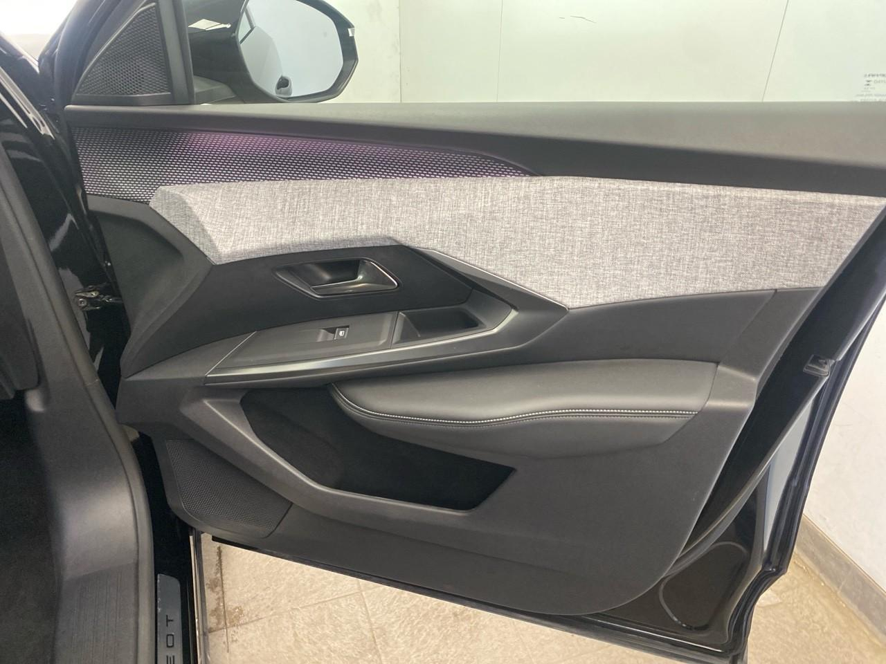 Peugeot 3008 hybrid 136 e-dcs6 gt — photo 26