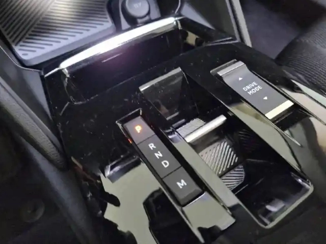 Citroën C4 hybride 136 e-dcs6 — photo 44