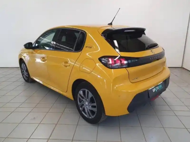 Peugeot 208 1.2 puretech 100ch s&amp;s style 118g — photo 4