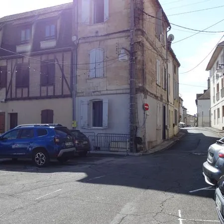 Maison de ville comprenant 3 studios