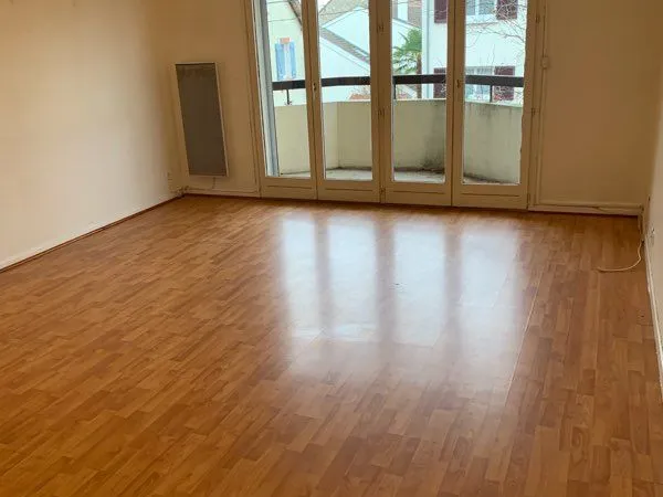 Tinqueux, T4 en résidence ascenseur, garage