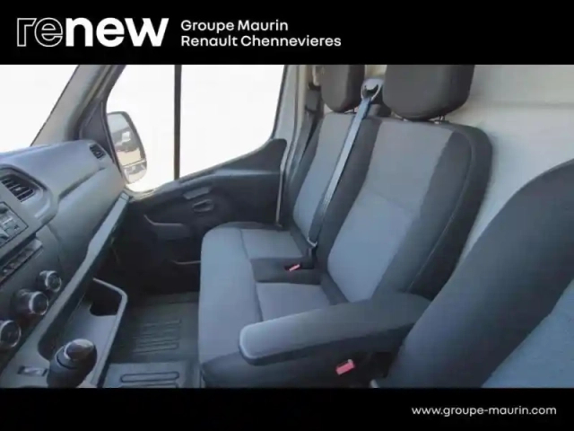 Renault Master fg f3500 l2h2 2.3 blue dci 135ch confort euro6e — photo 11