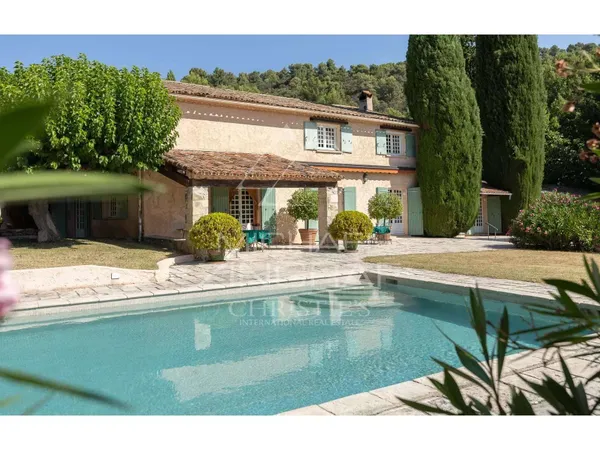 Maison 8 pièces 360 m²