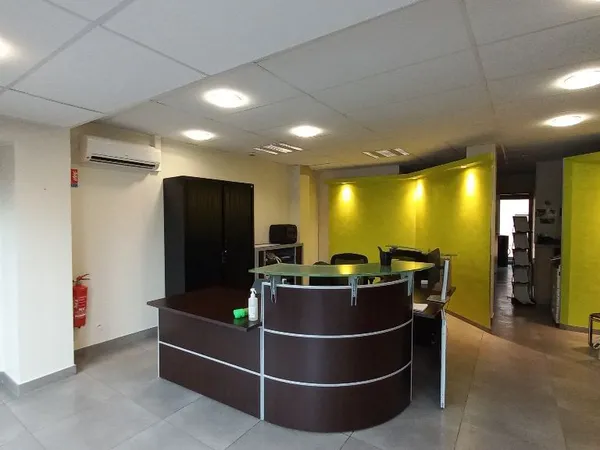 Local commercial 68 m²