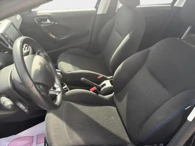 Peugeot 208 1.6 bluehdi 100ch style 5p — photo 29