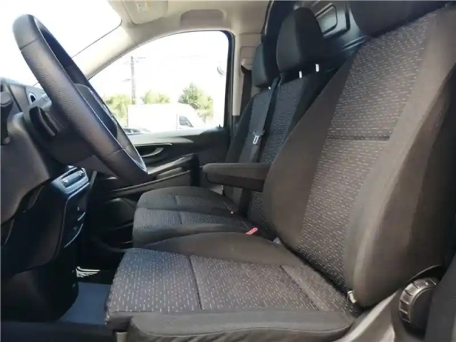 Mercedes Vito 116 cdi compact bva rwd — photo 20