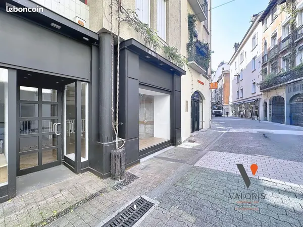 Local 111 m² Grenoble