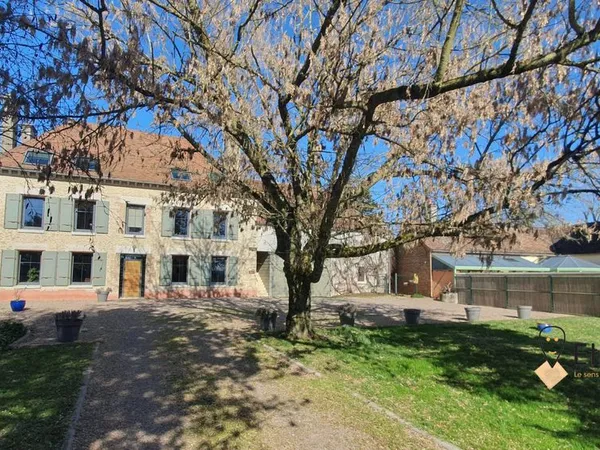 Maison 7 pièces 285 m²