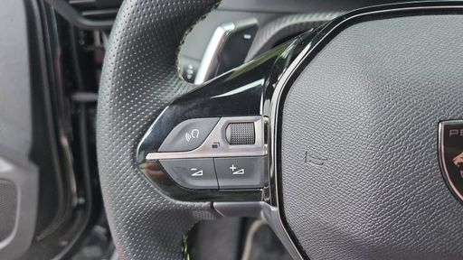 Peugeot 2008 1.2 Hybrid 136 e-DSC6 - GT – 2024 – 12942 km – Hybride essence – Boîte Automatique — photo 42