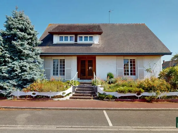 MAISON FAMILIALE DE CHARME A LUISANT - 3 CHAMBRES ET JARDIN