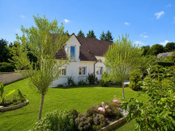 Coup de coeur sur la Côte de Nuits - Chamboeuf- T8 de 200m2 sur 800 m2 Clos - Double garage - Piscin