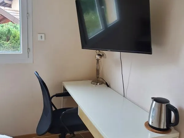 Chambre meublée