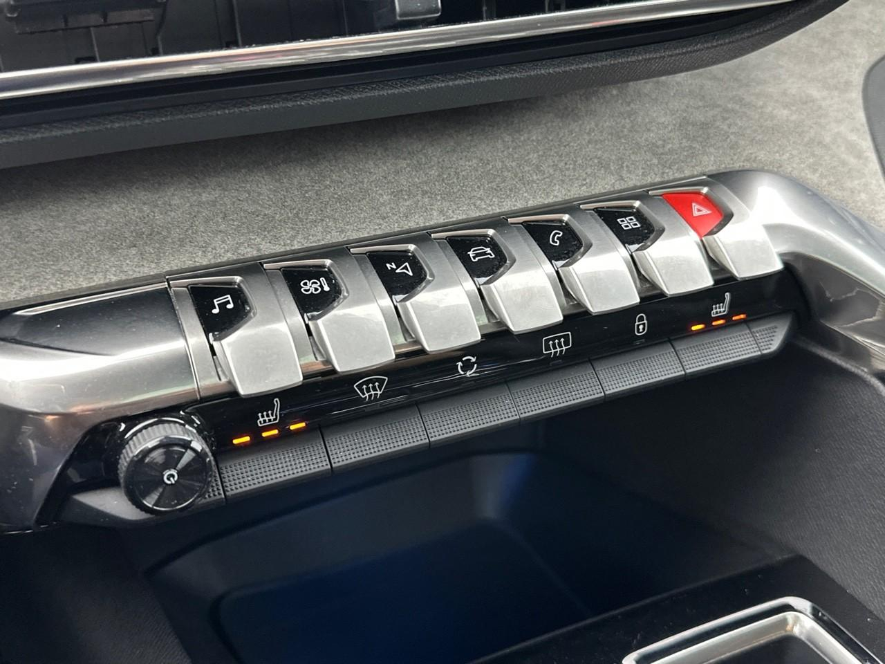 Peugeot 5008 puretech 130ch s&s eat8 gt pack — photo 30