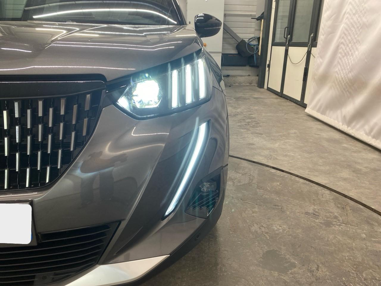 Peugeot 2008 puretech 130 s&s eat8 gt — photo 29