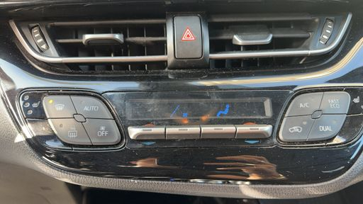 Toyota C-HR 1.8 VVT-i 122 Hybrid CVT - Dynamic – 2018 – 138107 km – Hybride essence – Boîte Automatique — photo 6