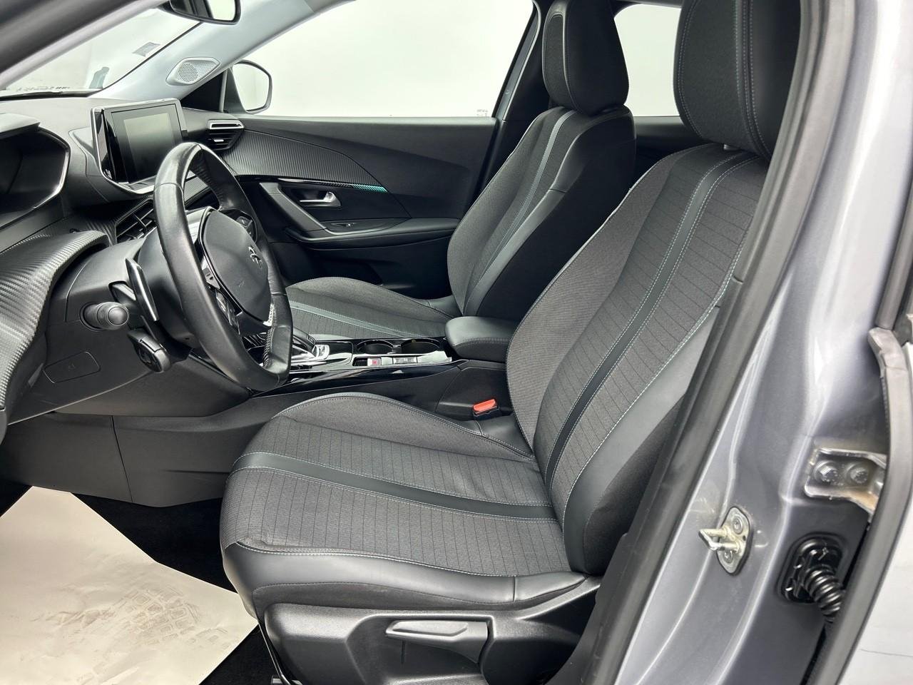 Peugeot 2008 puretech 130 s&s eat8 allure — photo 10