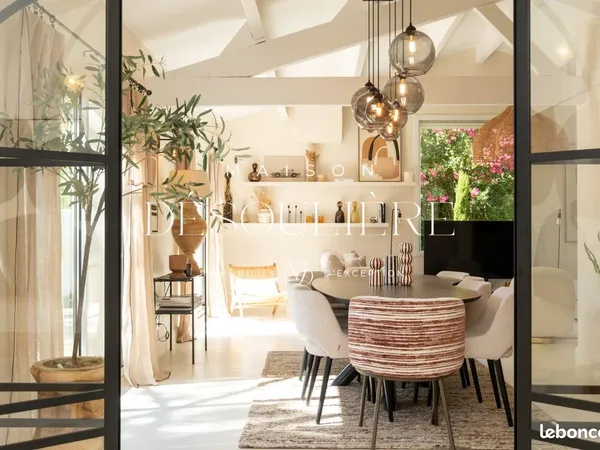 Propriété 8 pièces 200 m²