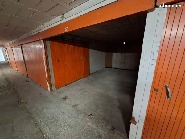 Stationnement Location Amélie-les-Bains-Palalda   90€