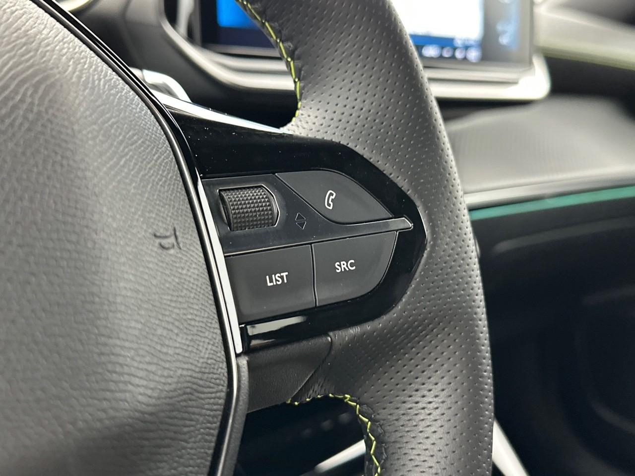 Peugeot 2008 puretech 130 s&s eat8 gt — photo 18