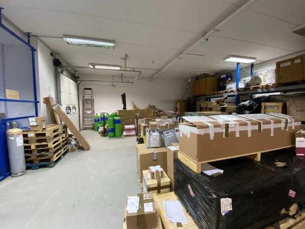 Local d'activité 983 m²