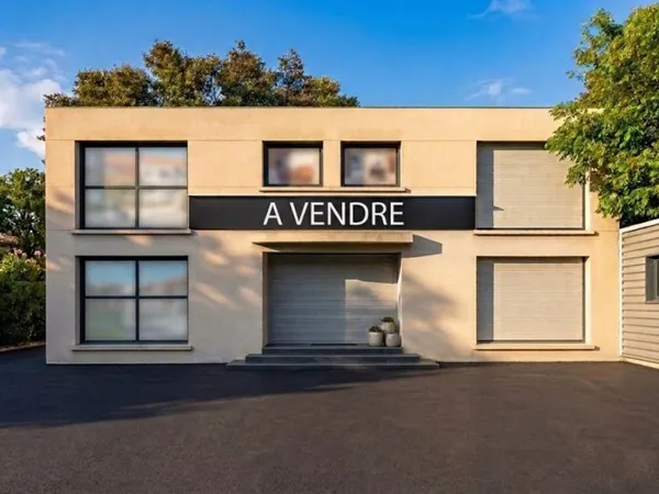 À Vendre ? Bâtiment Commercial Indépendant - Toulouse