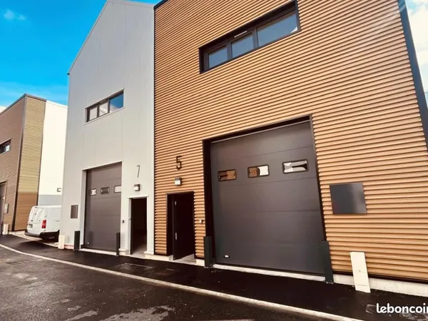Local d'activité 3 592 m²
